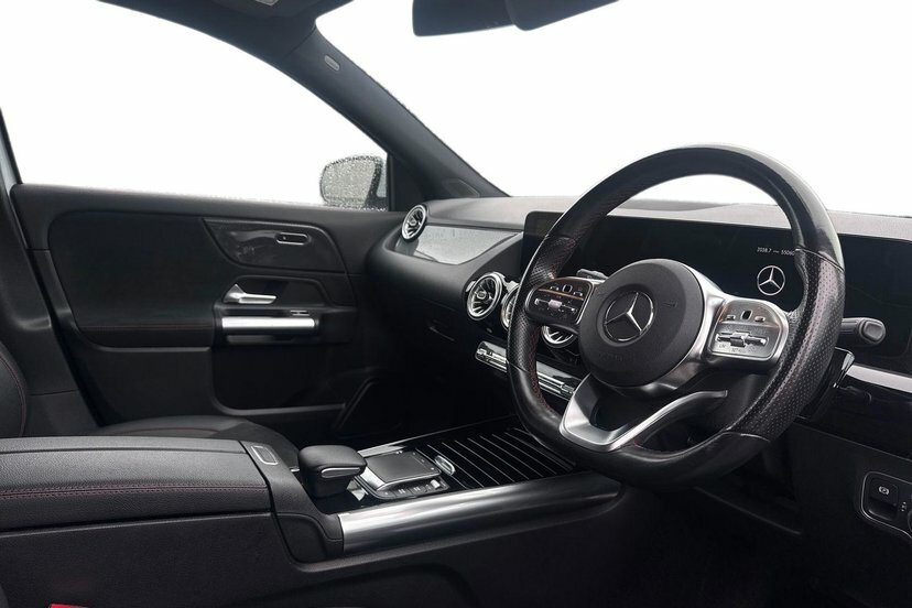 Mercedes-Benz GLA Class 1.3 Gla200 Amg Line Executive Suv 7G- White #5