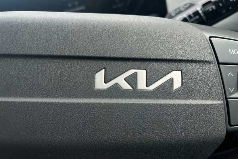 Kia EV3 81.4Kwh Air Suv 201 Bhp White #30