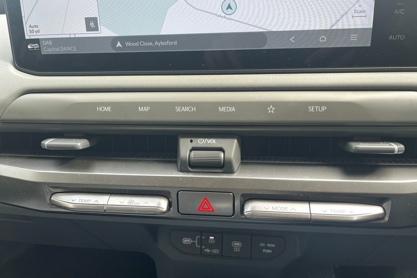 Kia EV3 81.4Kwh Air Suv 201 Bhp White #18