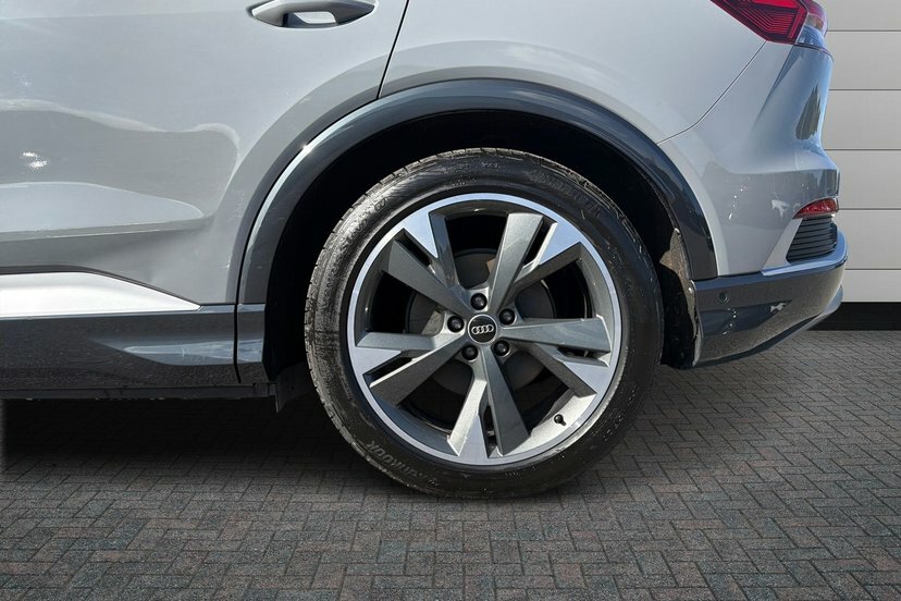 Audi Q4 E Tron 40 S Line Sportback 82Kwh 204 P Grey #5