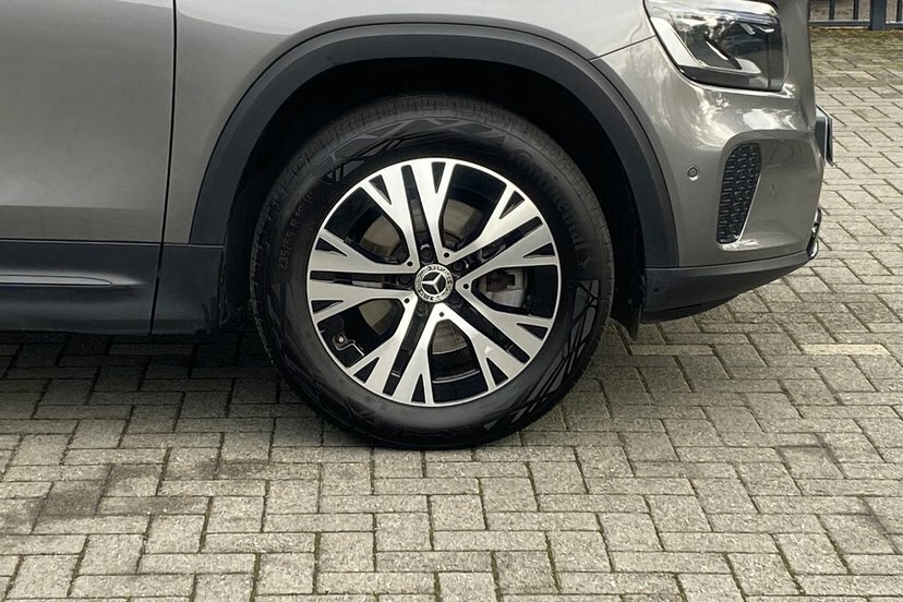 Mercedes-Benz GLB Class 1.3 Glb200h Mhev Sport Executive Suv Grey #4