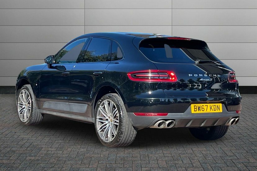Porsche Macan 3.0 Td V6 S Suv Pdk 4Wd 258 Ps Black #2