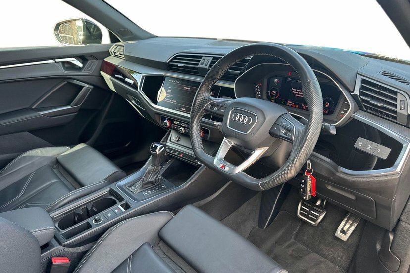 Audi Q3 1.5 Tfsi Cod 35 Black Edition Sportback Black #6