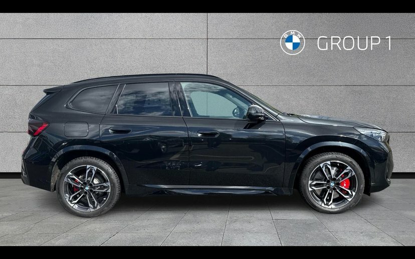BMW iX1 30 66.5Kwh Shadow Edition Suv Xd Black #3