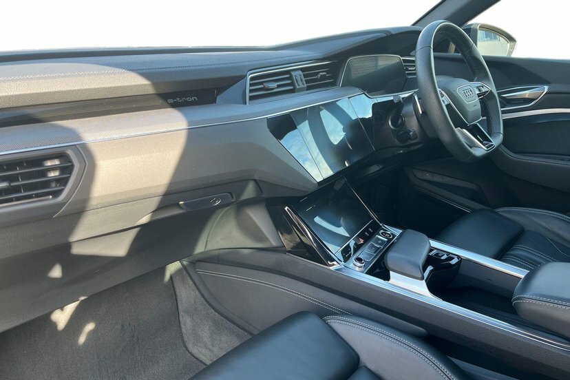 Audi Q8 e tron 55 Black Edition Sportback Quatt Black #2