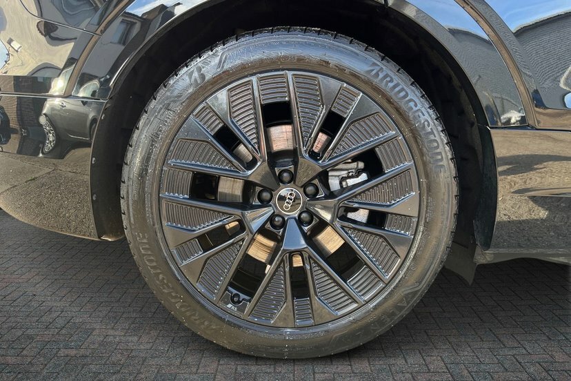 Audi Q8 e tron 55 Black Edition Sportback Quatt Black #5