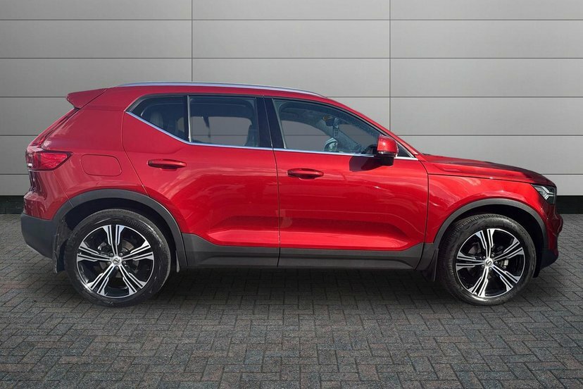 Volvo XC40 1.5 T3 Inscription Pro Suv 163 Red #4