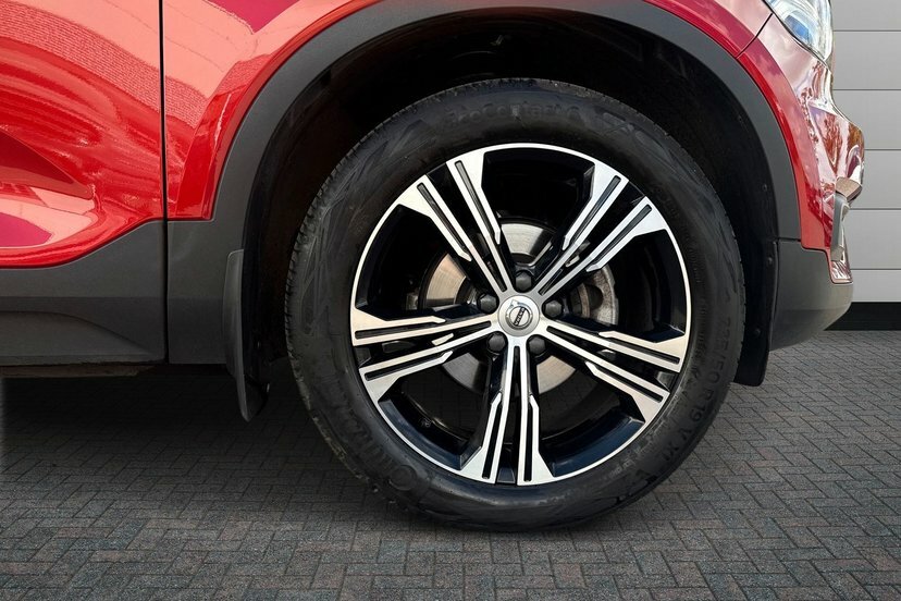 Volvo XC40 1.5 T3 Inscription Pro Suv 163 Red #5