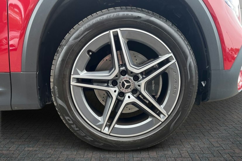 Mercedes-Benz GLB Class 1.3 Glb200 Amg Line Suv 7G-dct 163 Ps Red #4