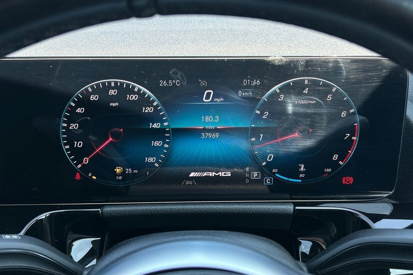 Mercedes-Benz GLA Class 2.0 Gla35 Amg Premium Suv 8G-dct 4Mat Black #6
