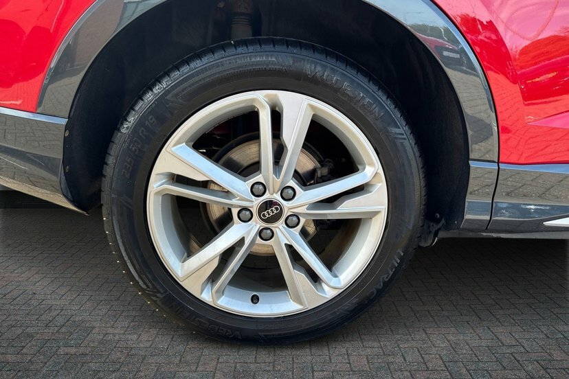 Audi Q3 1.5 Tfsi Cod 35 S Line Sportback Red #5