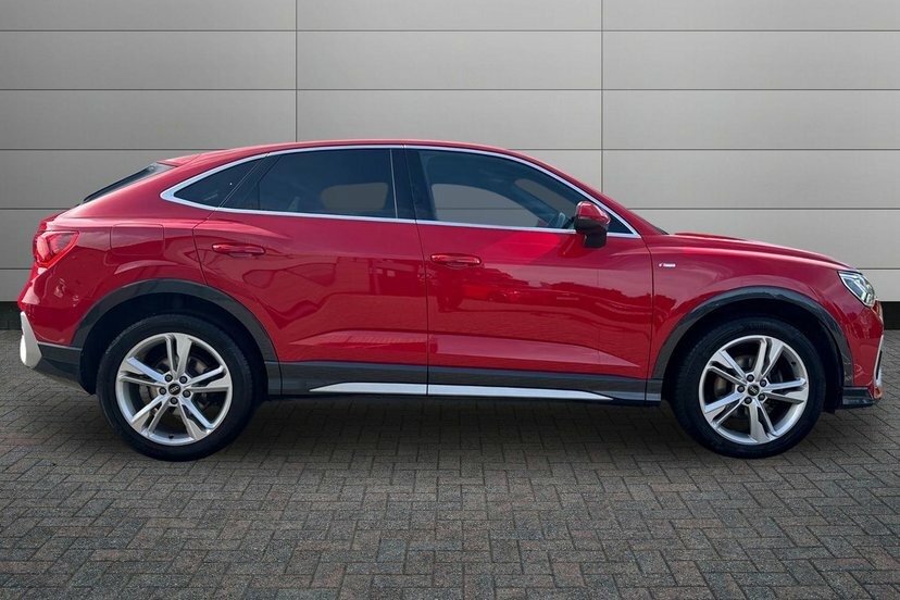 Audi Q3 1.5 Tfsi Cod 35 S Line Sportback Red #4
