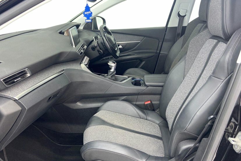 Peugeot 3008 1.5 Bluehdi Allure Suv 130 Ps Black #2