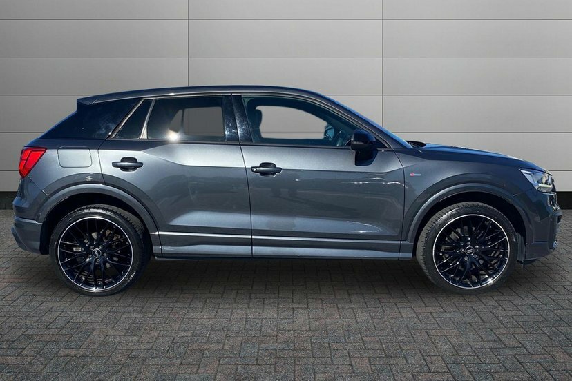 Audi Q2 1.5 Tfsi Cod 35 Black Edition Suv Manua Grey #4