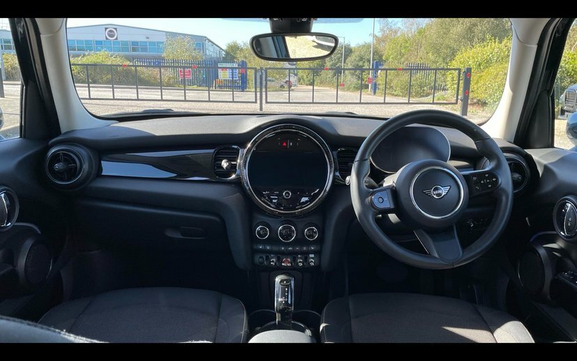 Mini Hatch 5-Door Hatch Cooper Classic Black #4