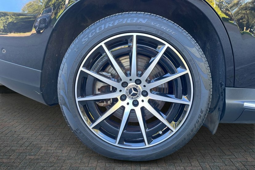 Mercedes-Benz EQC Eqc 400 80Kwh Amg Line Edition Black #4