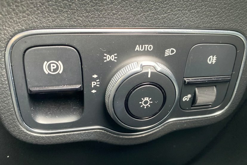 Mercedes-Benz B Class B200d Sport Premium Blue #40