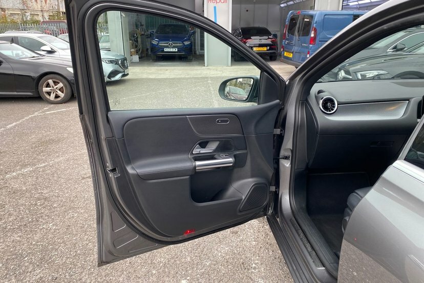Mercedes-Benz B Class B200d Sport Premium Blue #18