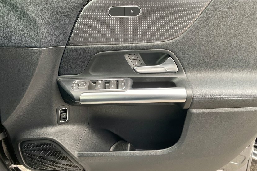 Mercedes-Benz B Class B200d Sport Premium Blue #35