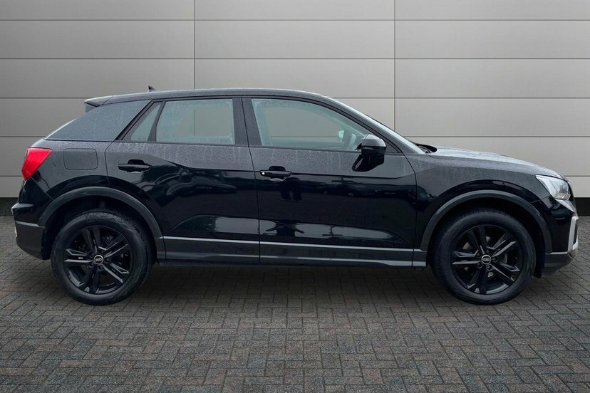 Audi Q2 1.5 Tfsi Cod 35 Sport Suv 150 P Black #4
