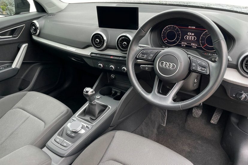 Audi Q2 1.5 Tfsi Cod 35 Sport Suv 150 P Black #6