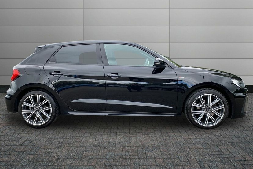 Audi A1 1.0 Tfsi 30 S Line Sportback 11 Black #4