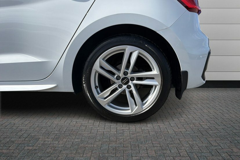 Audi A1 1.0 Tfsi 30 S Line Sportback S Tronic White #5
