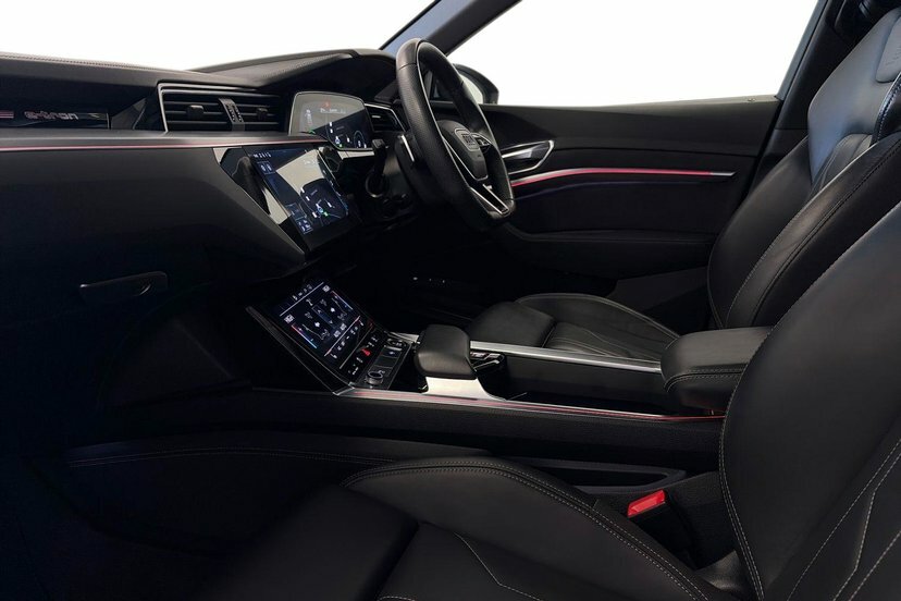Audi E-tron 55 Black Edition Sportback Quatt Black #2