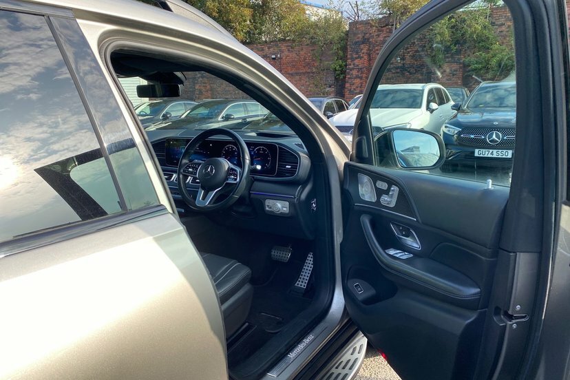 Mercedes-Benz GLS Class 63 4Matic Night Edition Executive Tct Black #38