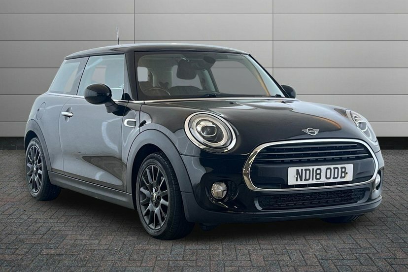 Mini Hatch 1.5 Cooper Black