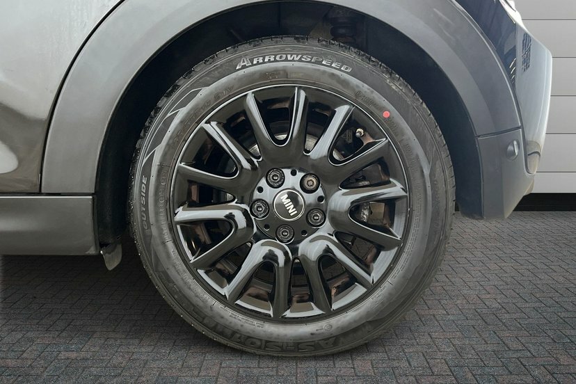 Mini Hatch 1.5 Cooper Black #5