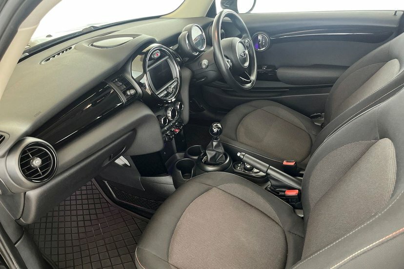 Mini Hatch 1.5 Cooper Black #2