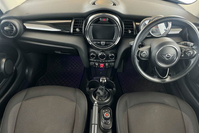 Mini Hatch 1.5 Cooper Black #6