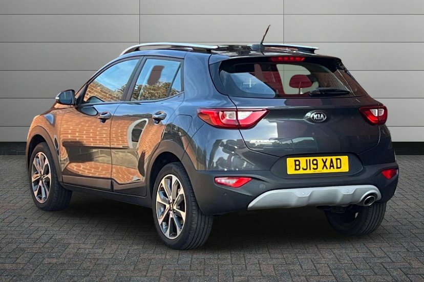 Kia Stonic 1.4 2 Suv 98 Bhp Grey #3
