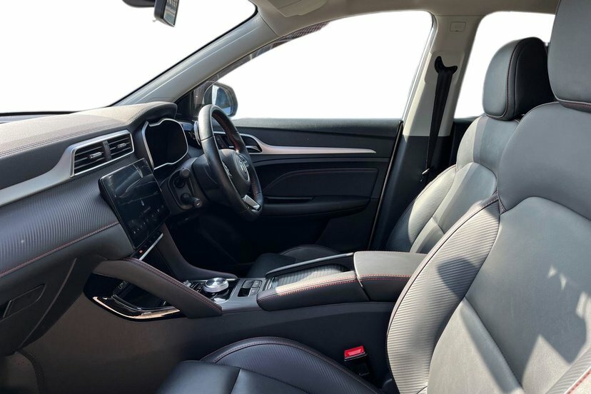MG ZS 72.6Kwh Trophy Connect Long Range Suv Silver #2