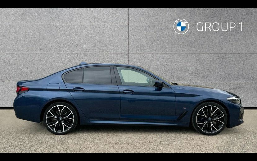 BMW 5 Series 530D Xdrive M Sport Saloon Blue #3