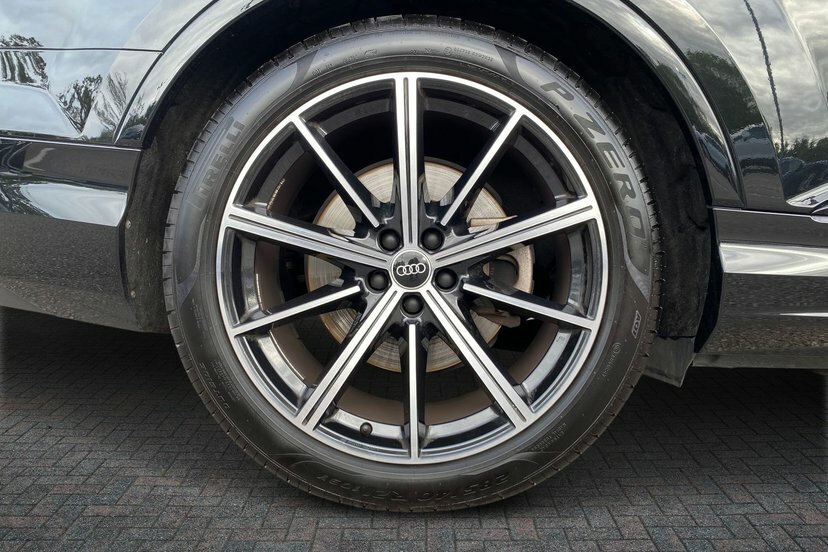Audi Q7 3.0 Tfsi V6 55 Black Edition Suv Tiptro Black #5