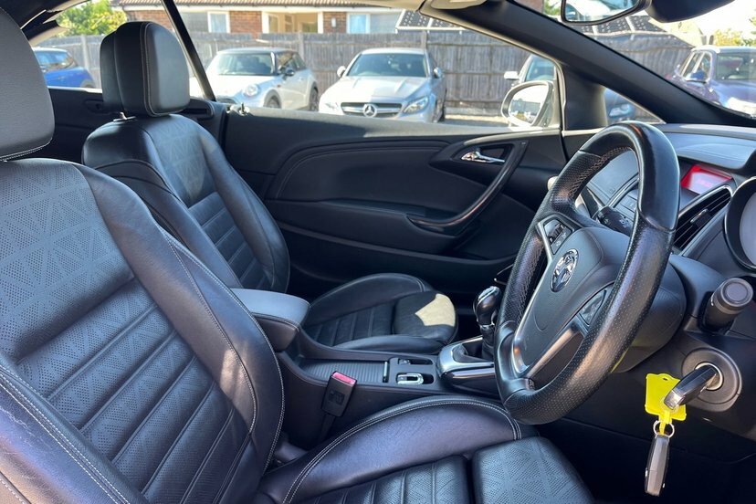 Vauxhall Cascada 1.4I Turbo Elite Euro 6 Ss Black #31