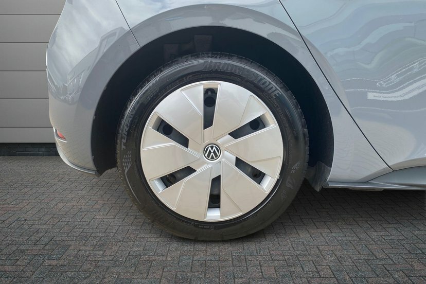 Volkswagen ID.3 Pro 58Kwh Life Hatchback 145 Ps Black #5