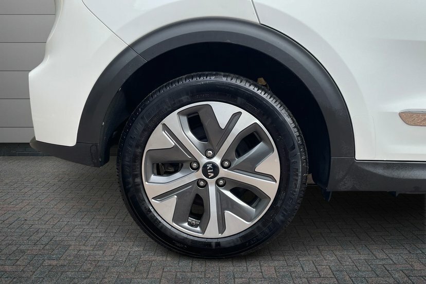 Kia e-Niro 64Kwh 4 Suv 201 Bhp White #5