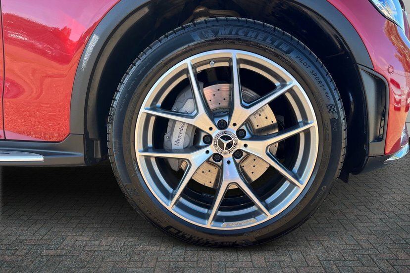 Mercedes-Benz GLC Class 2.0 Glc300d Amg Line Premium Plus 4Matic Red #4
