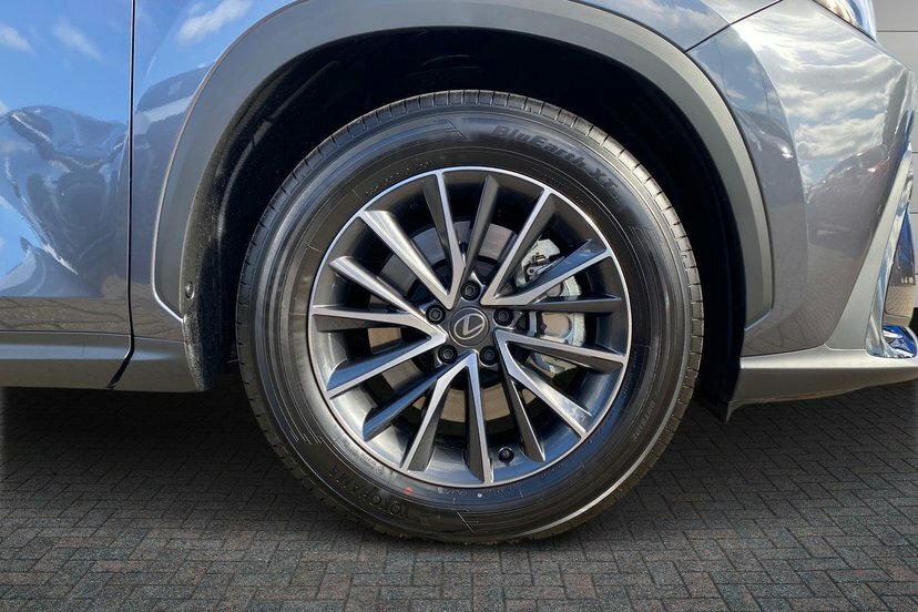 Lexus NX 2.5 450H 18.1Kwh Premium Suv Plug-in H Grey #4