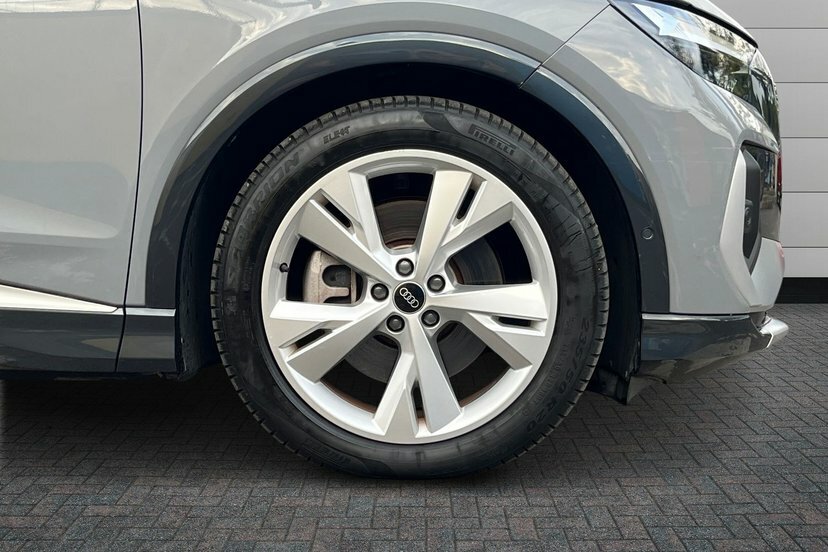 Audi Q4 E Tron 40 S Line Suv 82Kwh 204 Ps Grey #5