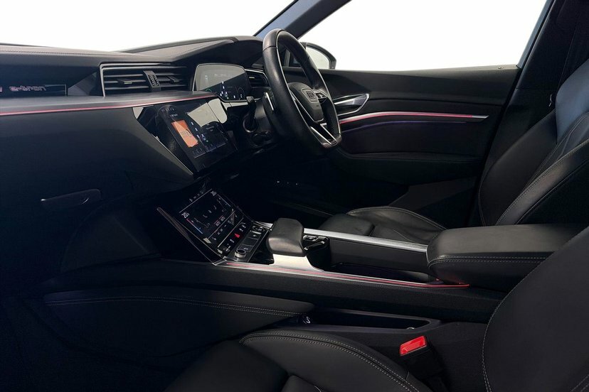 Audi E-tron 55 Black Edition Sportback Quatt Black #2