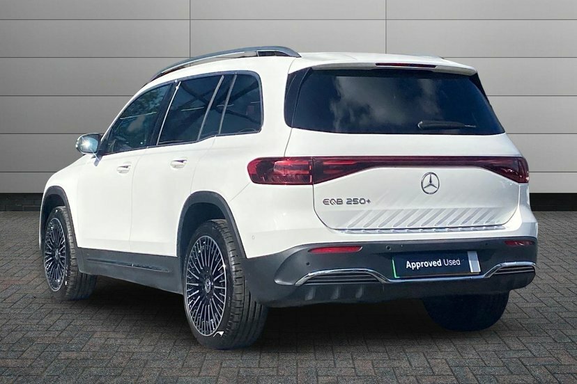 Mercedes-Benz EQB Eqb 250 70.5Kwh Amg Line Premium White #2