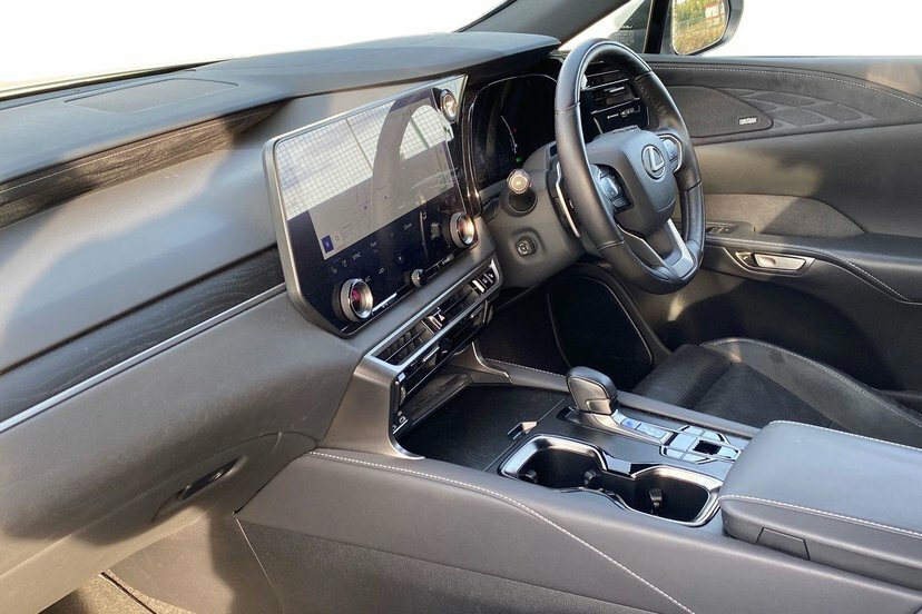 Lexus RX 2.5 450H 18.1Kwh Takumi Suv Plug-in Hy White #2