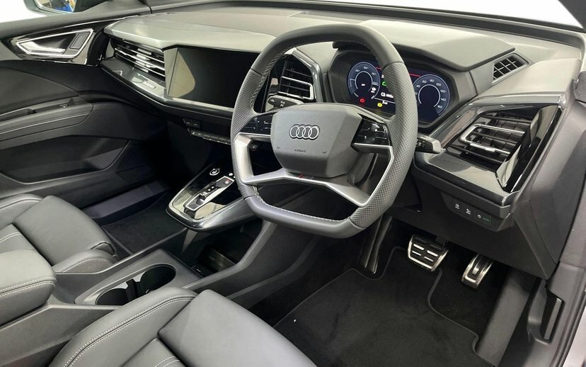 Audi Q4 E Tron 45 Black Edition 82Kwh Grey #6