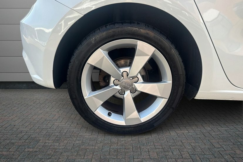 Audi A1 1.4 Tfsi Sport Sportback S Tronic 125 White #5