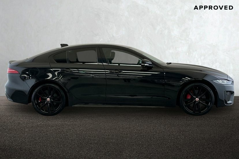 Jaguar XE 2.0 D200 Mhev R-dynamic Black Saloon Au Black #5