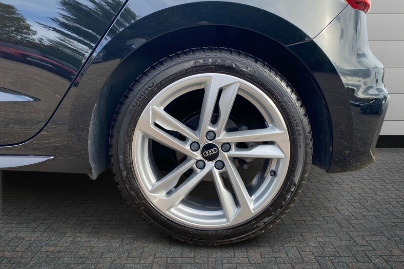 Audi A1 1.5 Tfsi 35 S Line Sportback S Tronic Black #5